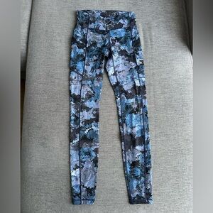 Lululemon Blue and Black Patterned Leggings